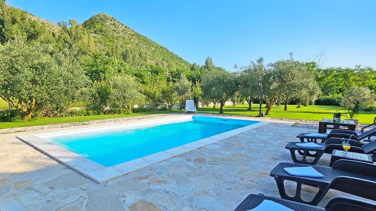 Holiday Home Natura With Private Pool Mostar Exterior foto